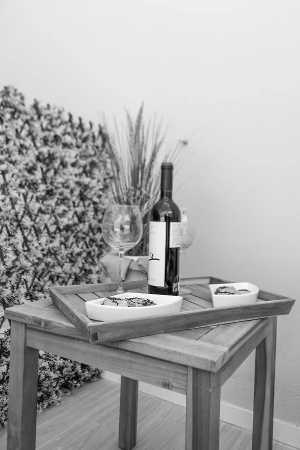 Appartement M A R I V E N T Suite With Bathroom And Terrace 50 M2 Roses