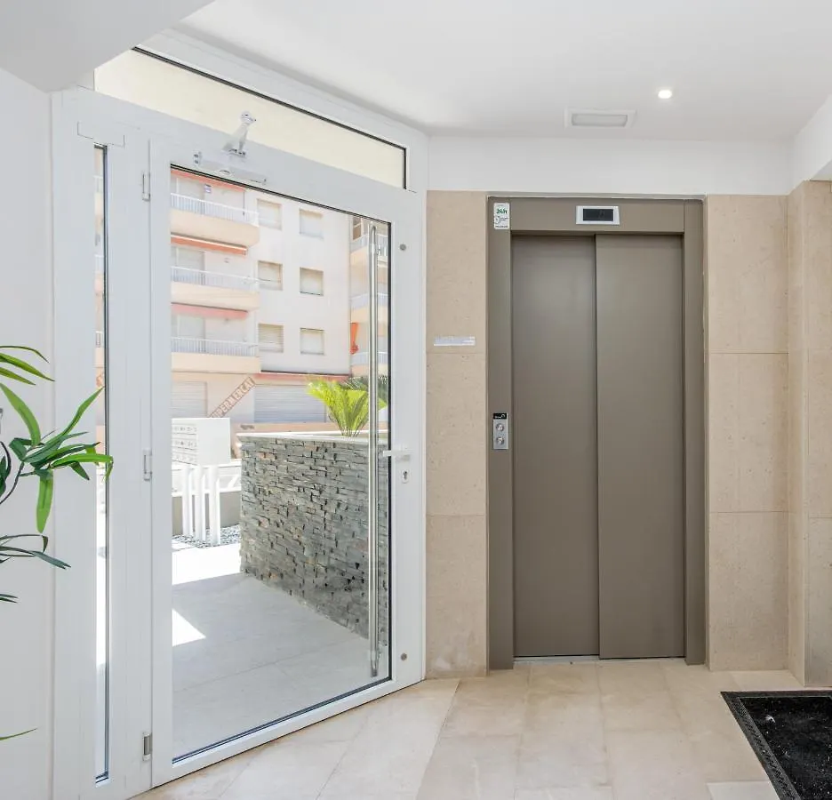 M A R I V E N T Suite With Bathroom And Terrace 50 M2 Roses 0*,  Espagne