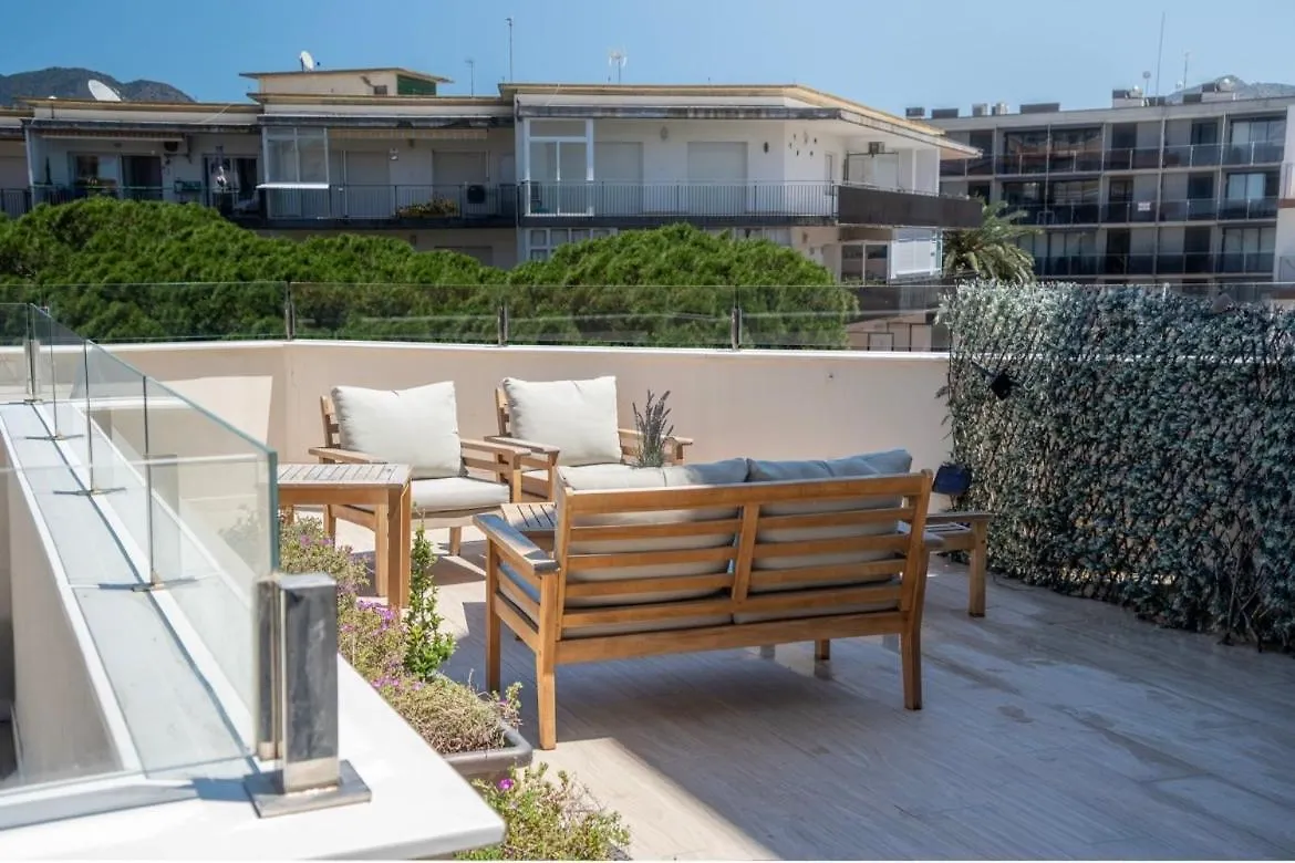 M A R I V E N T Suite With Bathroom And Terrace 50 M2 Roses Espagne